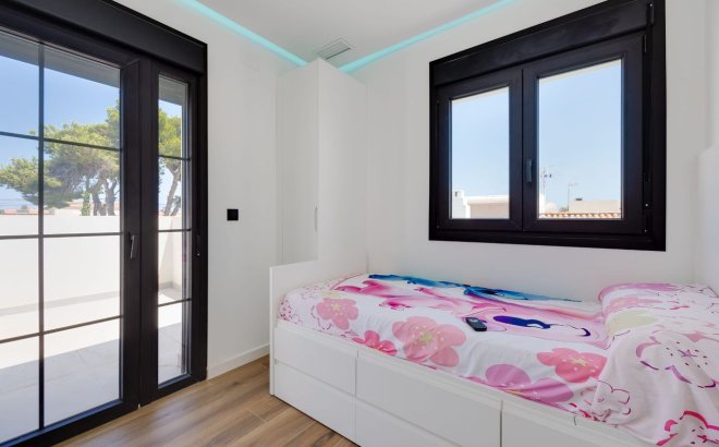 Herverkoop - Villa -
Torrevieja - Costa Blanca