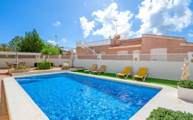 Resale - Villa -
Rojales - Ciudad Quesada