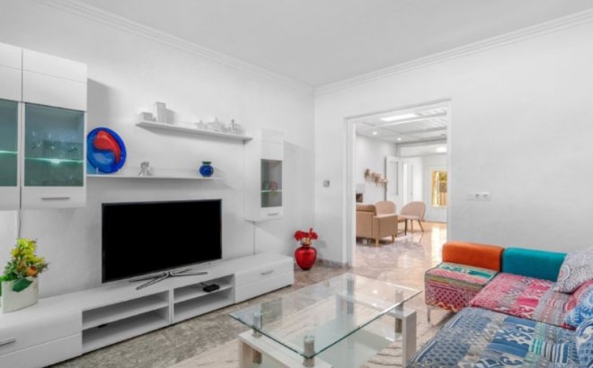 Resale - Villa -
Rojales - Ciudad Quesada