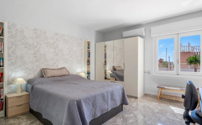 Resale - Villa -
Rojales - Ciudad Quesada