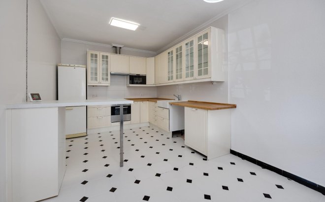 Revente - Villa -
Torrevieja - La Siesta - El Salado - Torreta