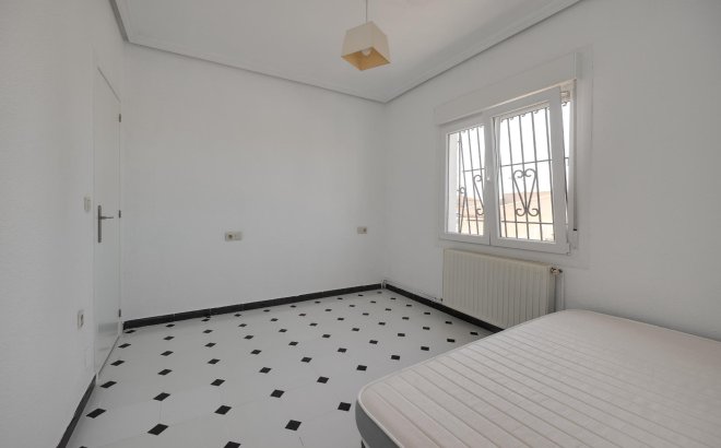 Revente - Villa -
Torrevieja - La Siesta - El Salado - Torreta