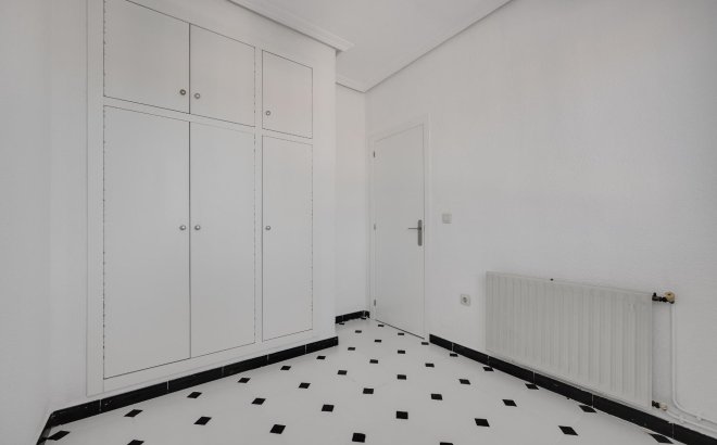 Revente - Villa -
Torrevieja - La Siesta - El Salado - Torreta