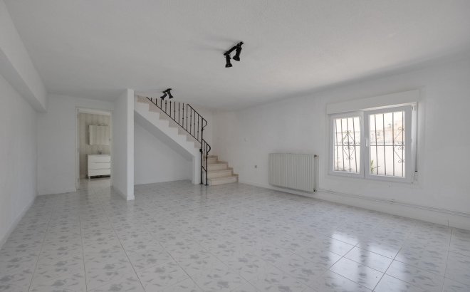 Revente - Villa -
Torrevieja - La Siesta - El Salado - Torreta