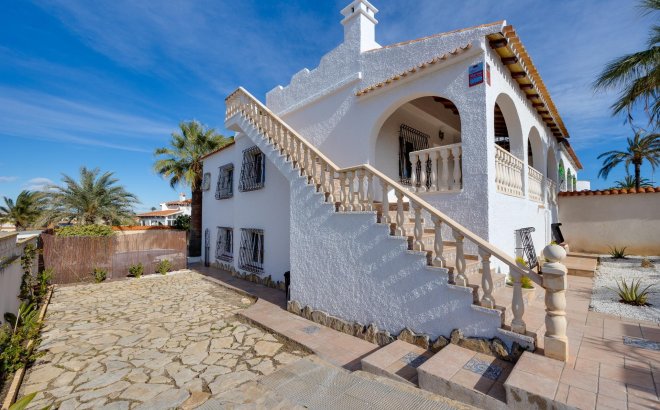 Revente - Villa -
Torrevieja - La Siesta - El Salado - Torreta