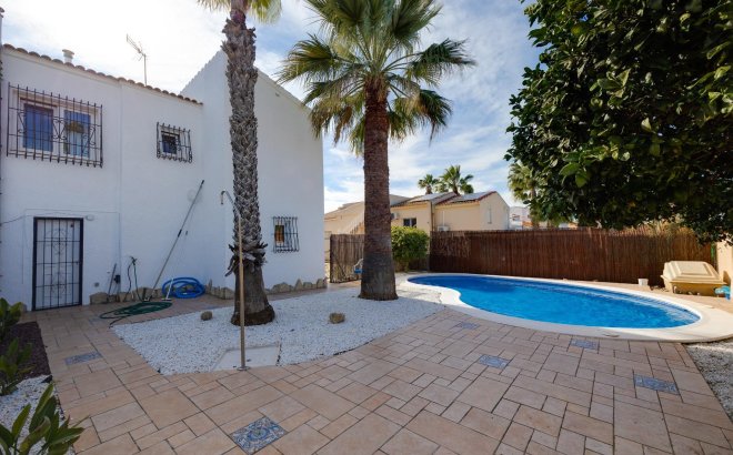 Revente - Villa -
Torrevieja - La Siesta - El Salado - Torreta