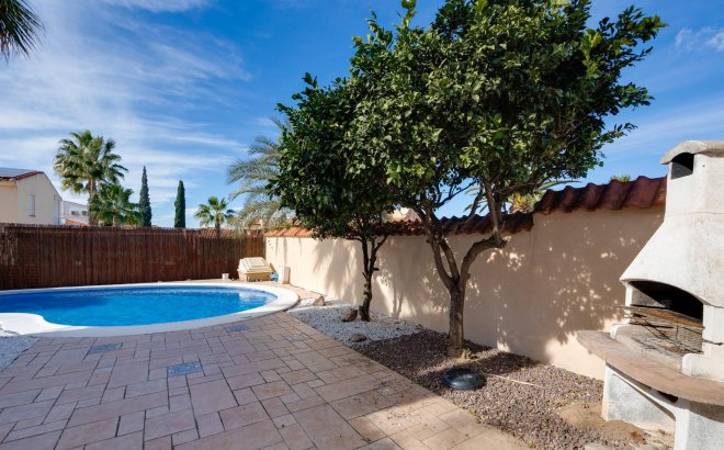 Revente - Villa -
Torrevieja - La Siesta - El Salado - Torreta