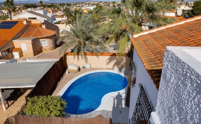Revente - Villa -
Torrevieja - La Siesta - El Salado - Torreta