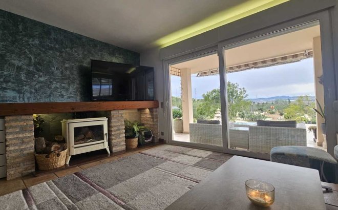 Resale - Villa -
Torremendo - Costa Blanca