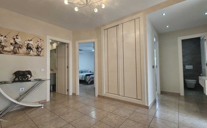 Resale - Villa -
Torremendo - Costa Blanca