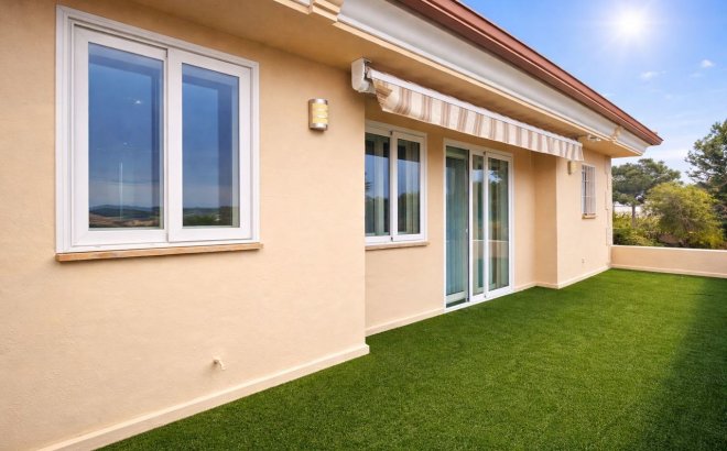 Resale - Villa -
Torremendo - Costa Blanca