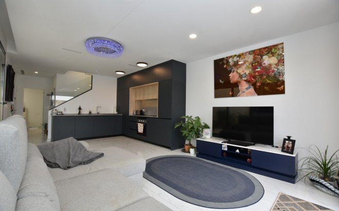 Resale - Villa -
Los Montesinos - Costa Blanca