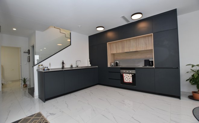 Resale - Villa -
Los Montesinos - Costa Blanca