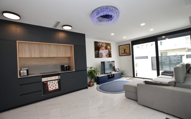 Resale - Villa -
Los Montesinos - Costa Blanca