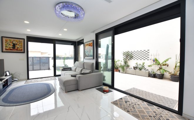 Resale - Villa -
Los Montesinos - Costa Blanca