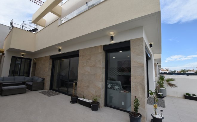 Resale - Villa -
Los Montesinos - Costa Blanca