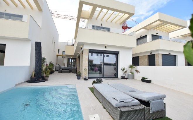 Resale - Villa -
Los Montesinos - Costa Blanca