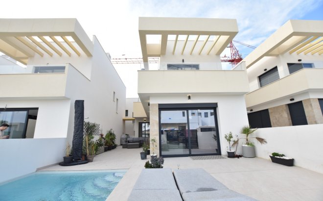 Resale - Villa -
Los Montesinos - Costa Blanca