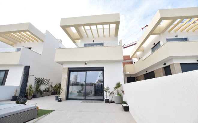 Resale - Villa -
Los Montesinos - Costa Blanca
