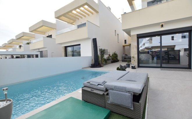 Resale - Villa -
Los Montesinos - Costa Blanca