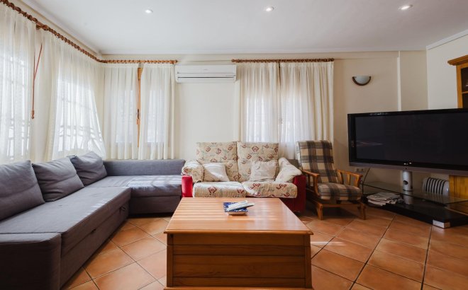 Resale - Bungalow -
Torrevieja - Costa Blanca