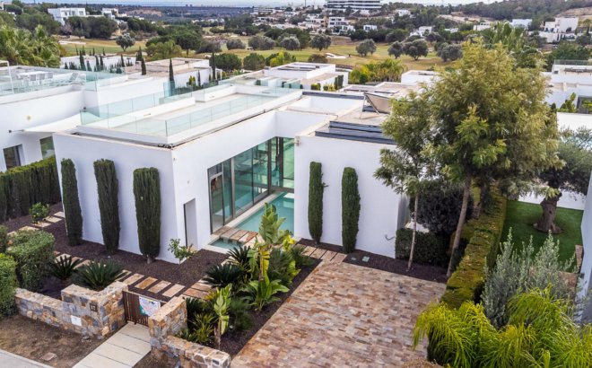 Resale - Villa -
Orihuela Costa - Costa Blanca