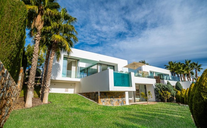 Resale - Villa -
Orihuela Costa - Costa Blanca