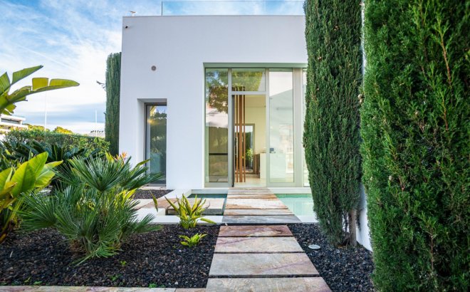 Resale - Villa -
Orihuela Costa - Costa Blanca