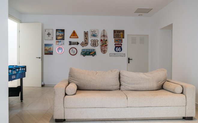 Resale - Villa -
Orihuela Costa - Costa Blanca