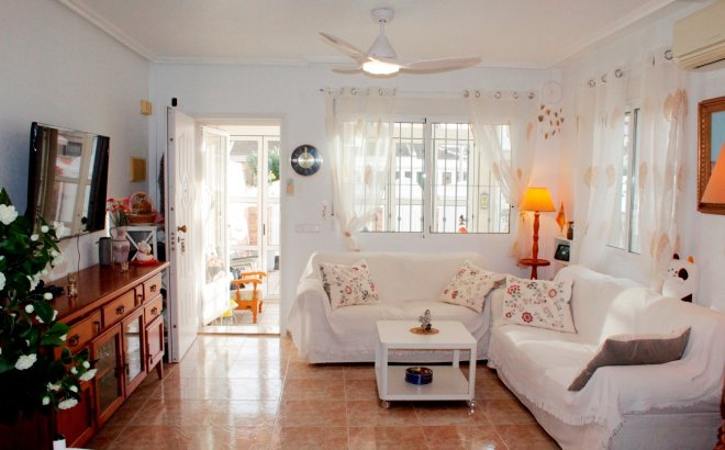 Resale - Villa -
Torre de la Horadada - Costa Blanca