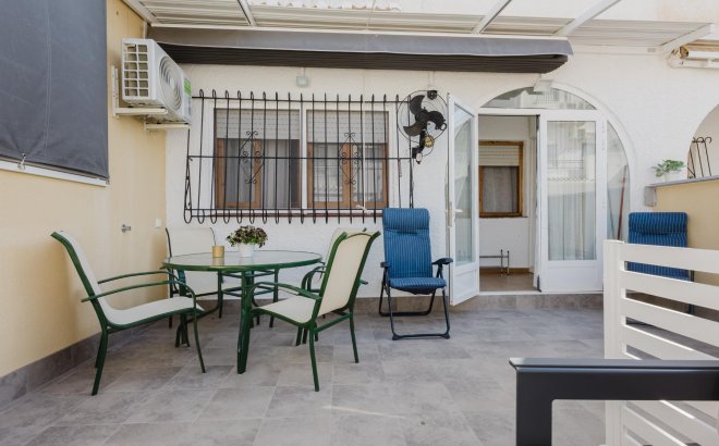 Resale - Bungalow -
Torrevieja - Costa Blanca