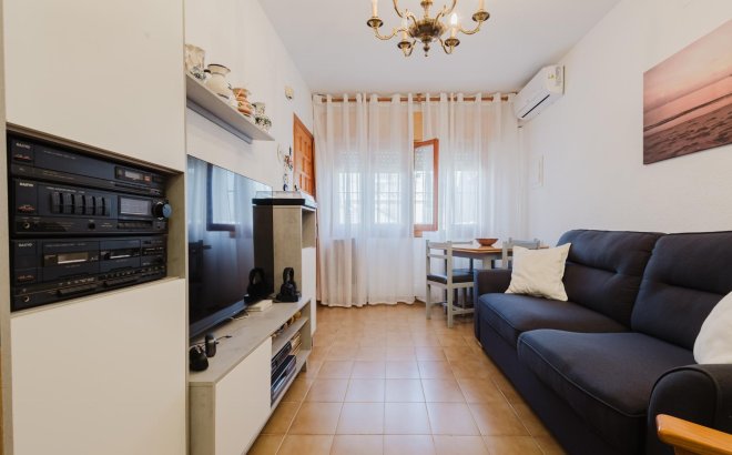 Resale - Bungalow -
Torrevieja - Costa Blanca