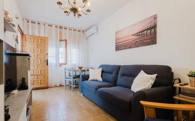 Resale - Bungalow -
Torrevieja - Costa Blanca
