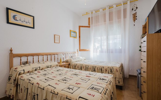 Resale - Bungalow -
Torrevieja - Costa Blanca