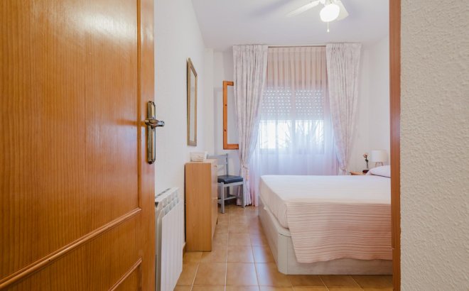 Resale - Bungalow -
Torrevieja - Costa Blanca