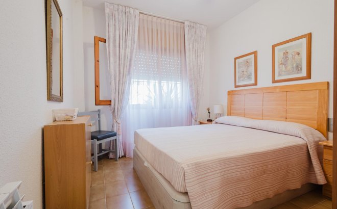 Resale - Bungalow -
Torrevieja - Costa Blanca