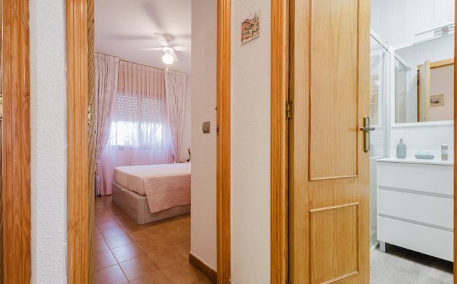 Resale - Bungalow -
Torrevieja - Costa Blanca