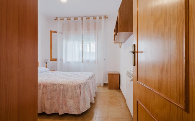 Resale - Bungalow -
Torrevieja - Costa Blanca