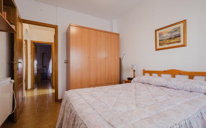 Resale - Bungalow -
Torrevieja - Costa Blanca
