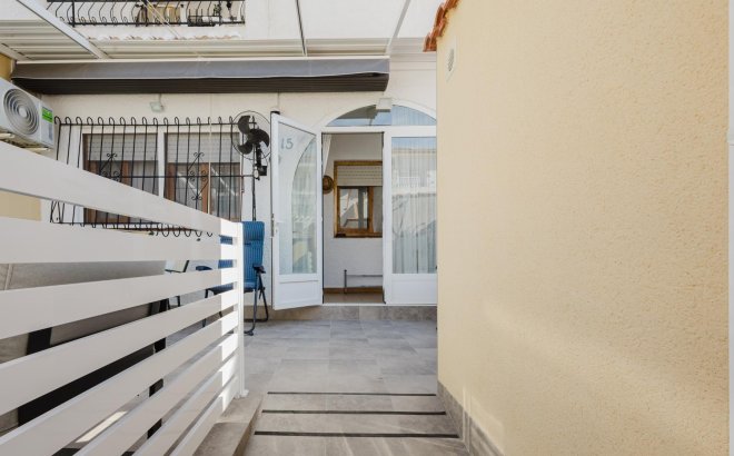 Resale - Bungalow -
Torrevieja - Costa Blanca