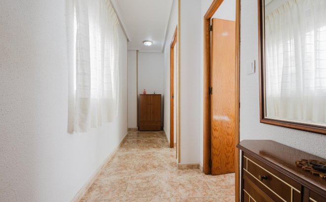 Herverkoop - Appartement -
Torrevieja - Costa Blanca