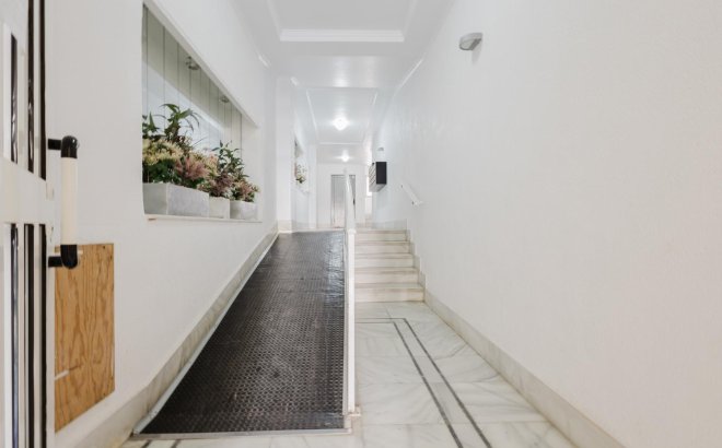 Herverkoop - Appartement -
Torrevieja - Costa Blanca