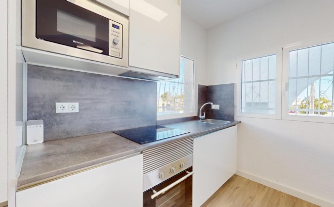 Resale - Bungalow -
Orihuela Costa - Costa Blanca