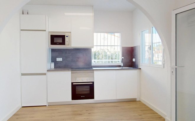 Resale - Bungalow -
Orihuela Costa - Costa Blanca