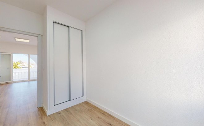 Resale - Bungalow -
Orihuela Costa - Costa Blanca