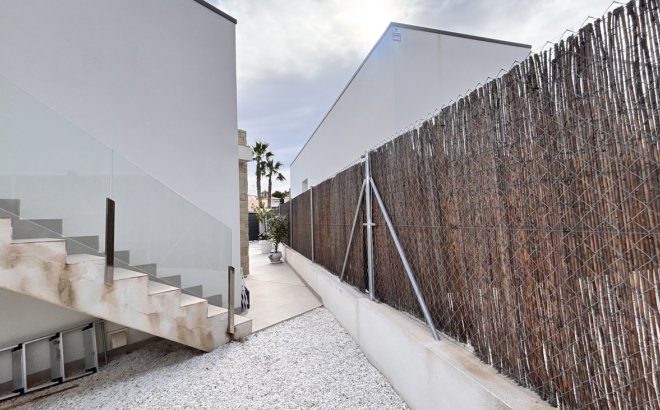 Resale - Villa -
San Miguel de Salinas - Costa Blanca