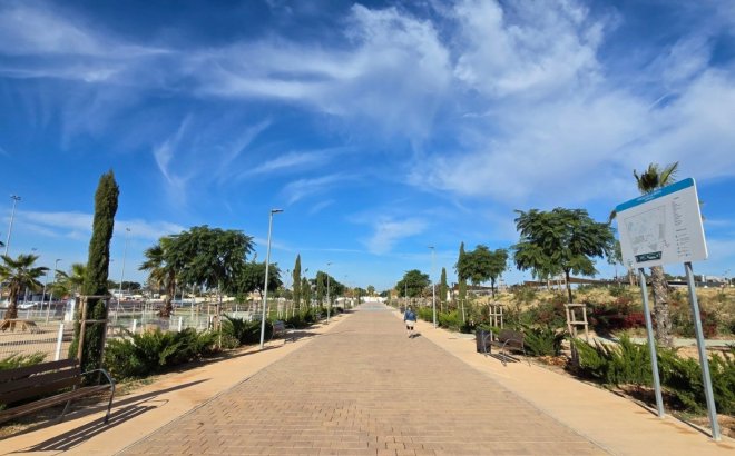 Herverkoop - Villa -
Torrevieja - Costa Blanca