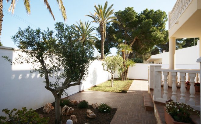 Resale - Villa -
Cabo Roig - Costa Blanca