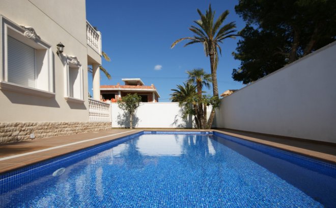 Resale - Villa -
Cabo Roig - Costa Blanca