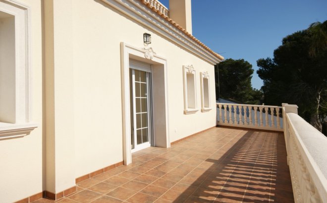 Resale - Villa -
Cabo Roig - Costa Blanca